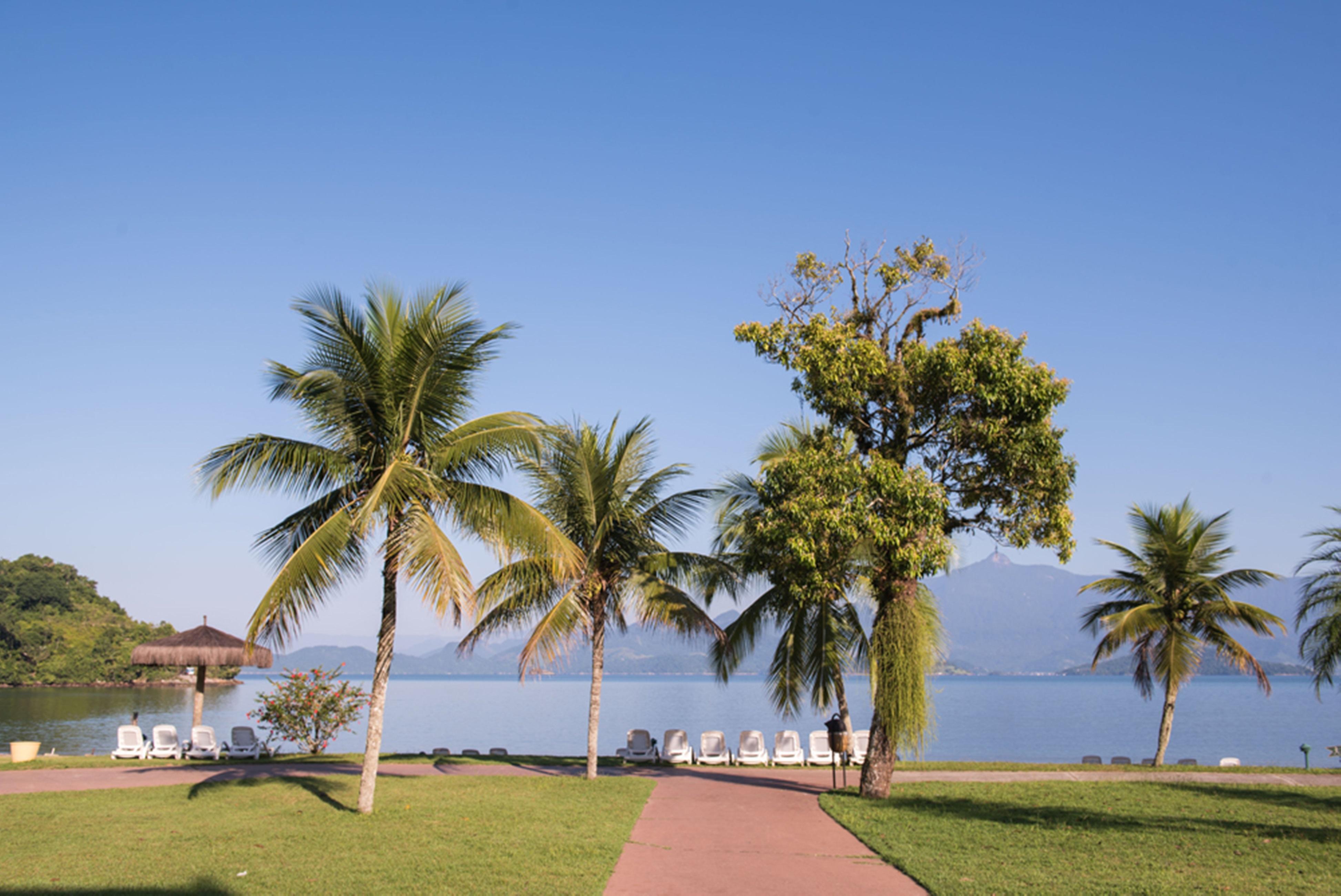 Vila Gale Eco Resort Angra 앙그라 두스 헤이스 외부 사진 View of the bay