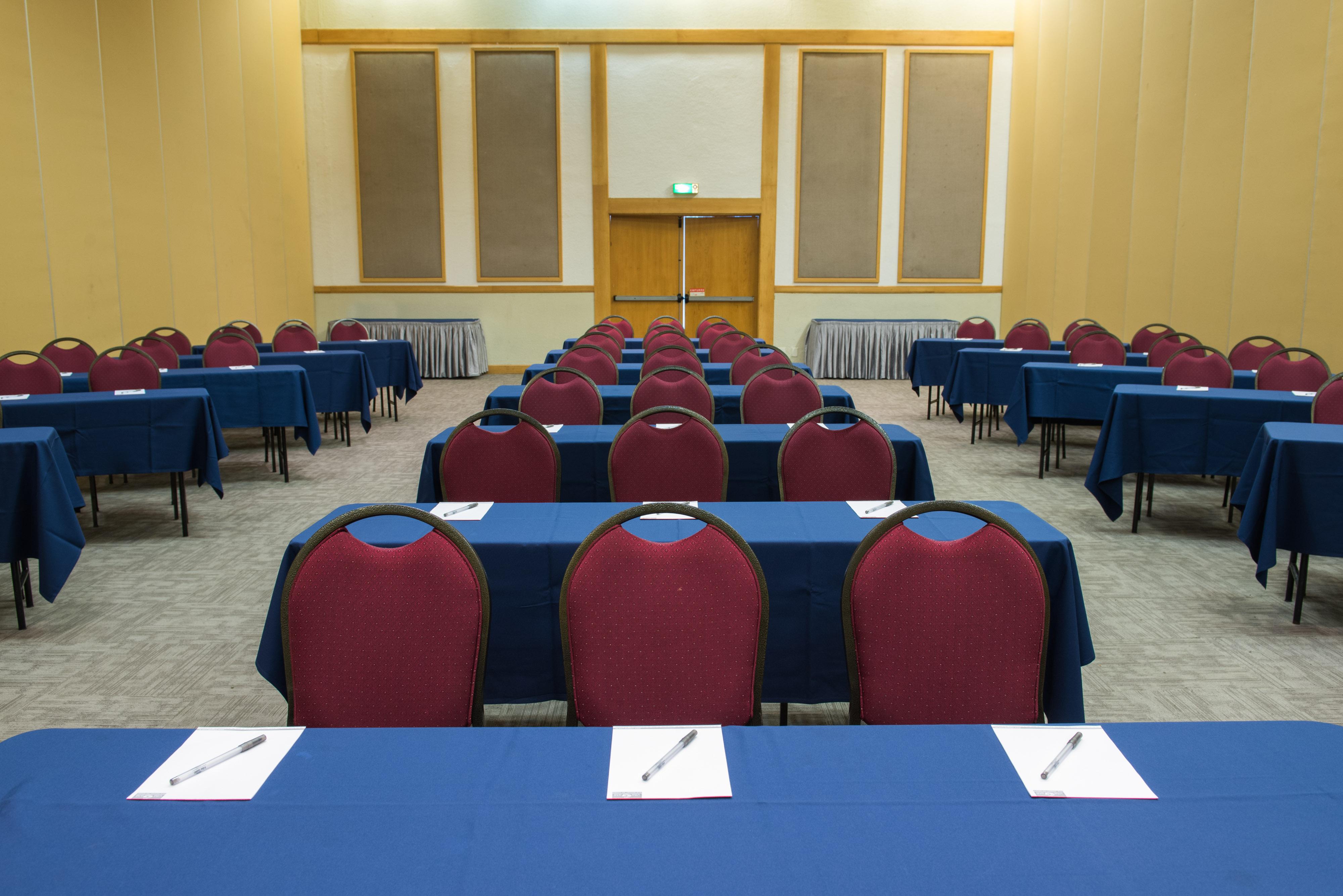 Vila Gale Eco Resort Angra 앙그라 두스 헤이스 외부 사진 A typical classroom layout