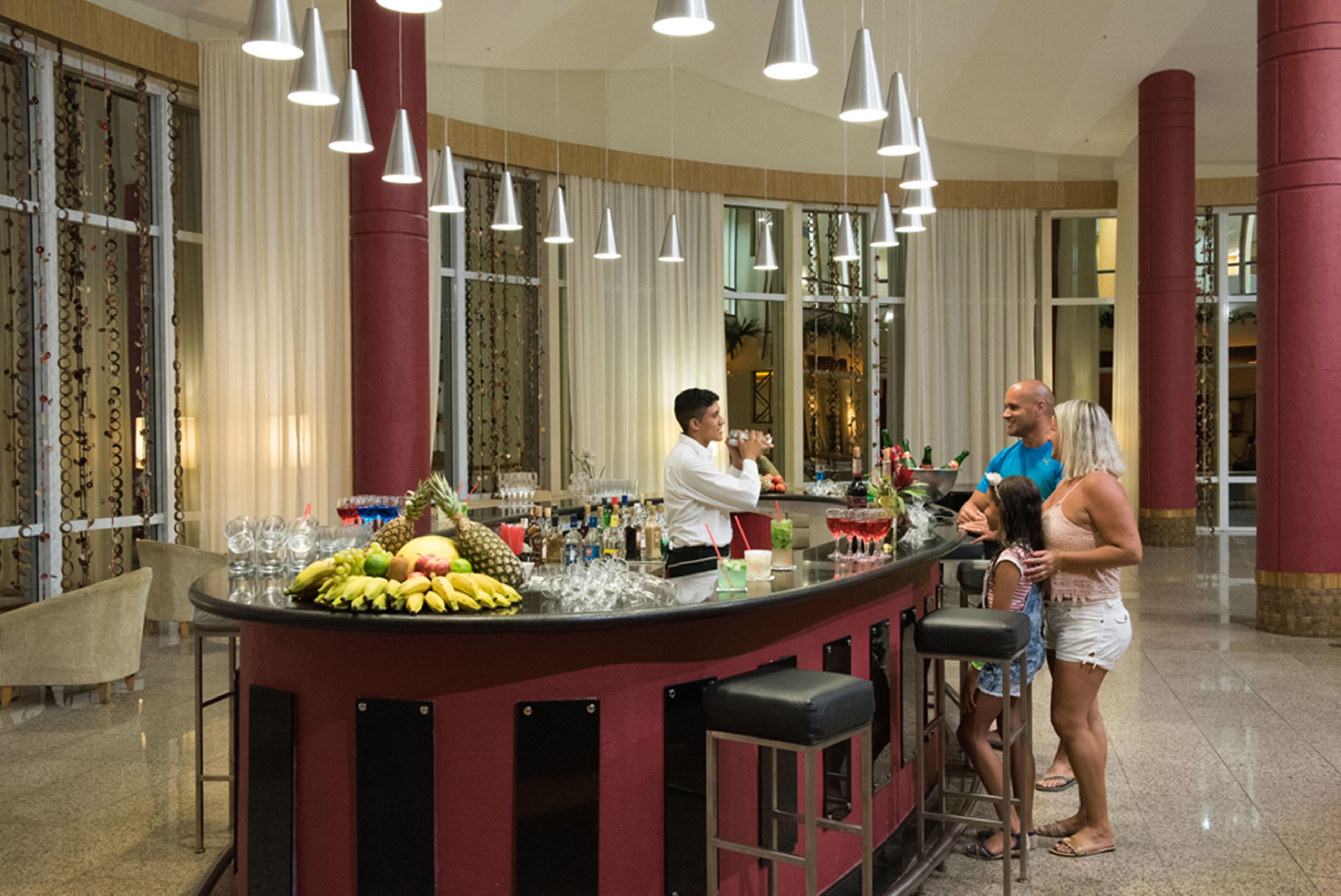 Vila Gale Eco Resort Angra 앙그라 두스 헤이스 외부 사진 A bar at a resort